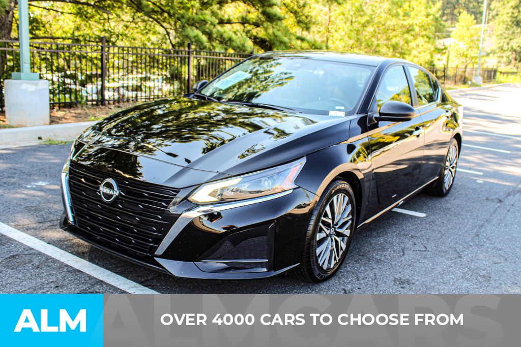 Used 2024 Black Nissan 2.5 SV image 2