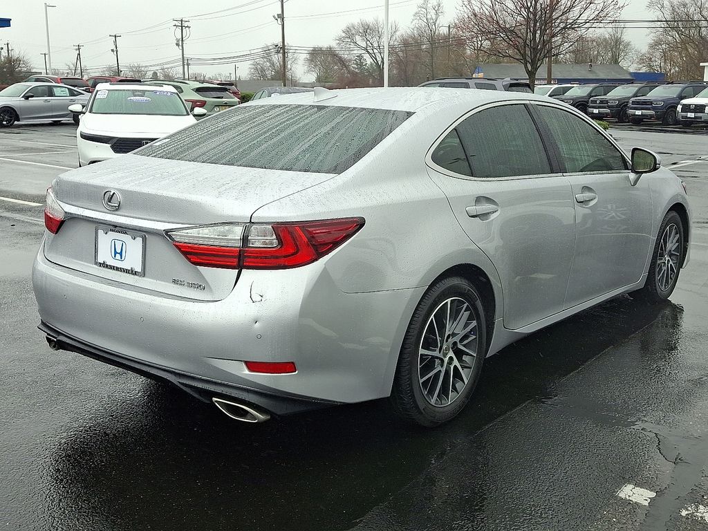 Thumbnail: 2018 Lexus ES - 6