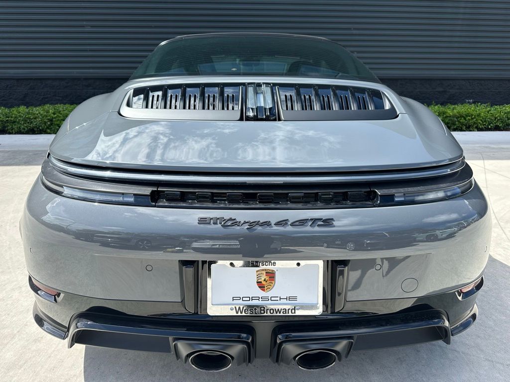 Thumbnail: 2025 Porsche 911 - 11