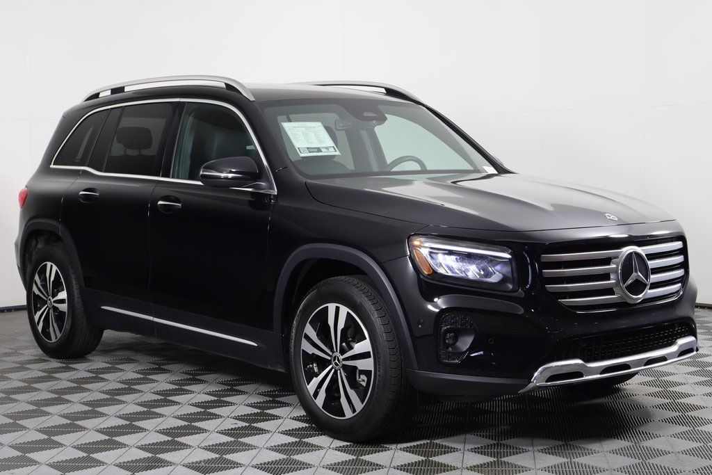 Thumbnail: 2025 Mercedes-Benz GLB - 3