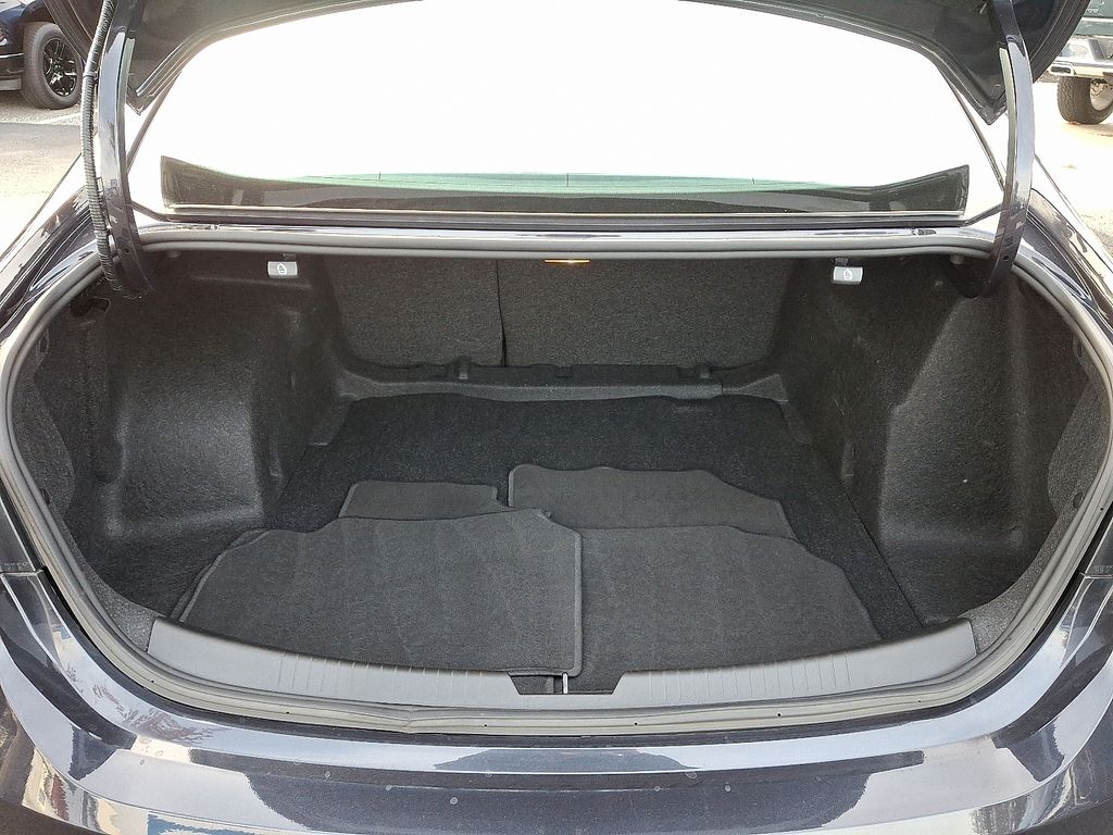 Thumbnail: 2022 Chevrolet Malibu - 29