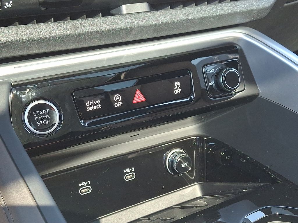 Thumbnail: 2025 Audi Q5 - 14