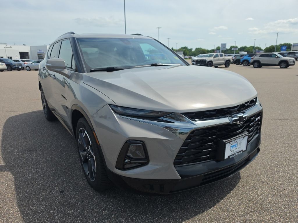 View vehicle photo 4