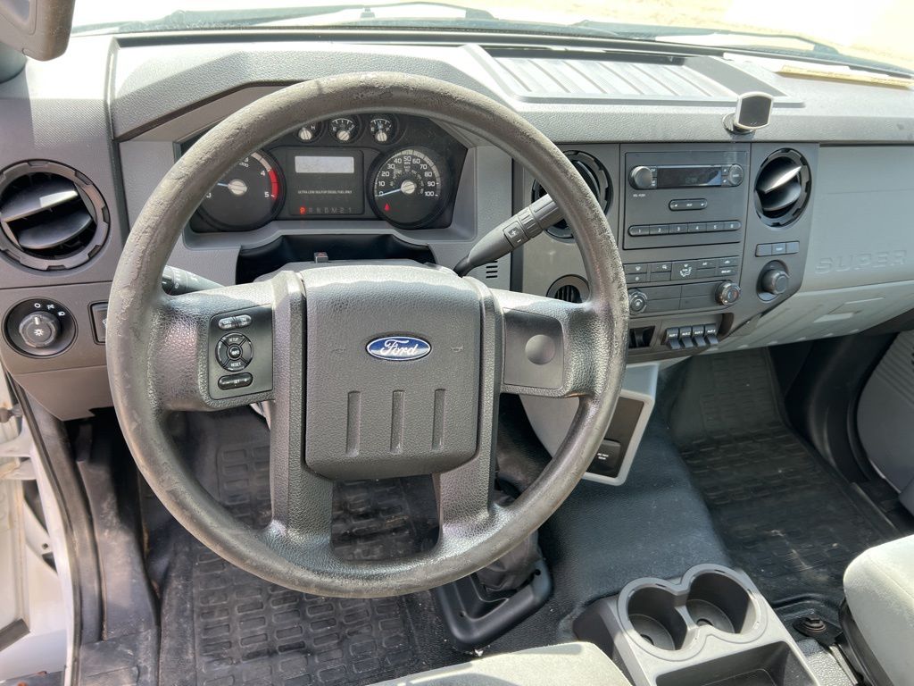 2016 Ford F-650 - Photo 9