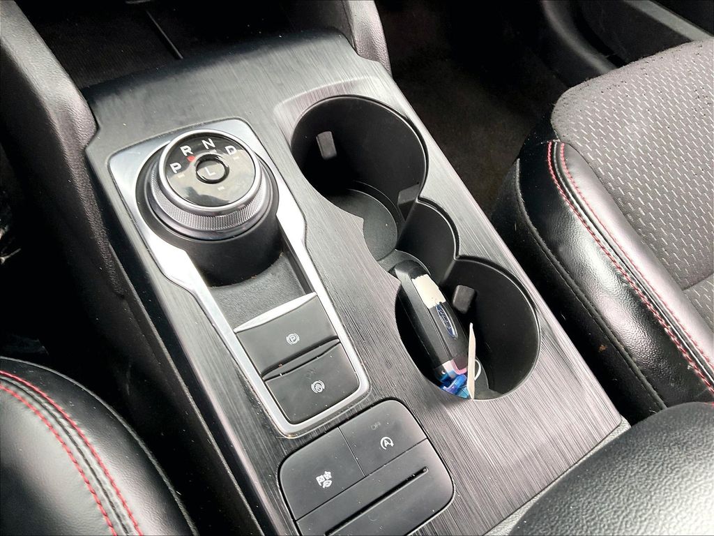 2025 Ford Escape — photo 31