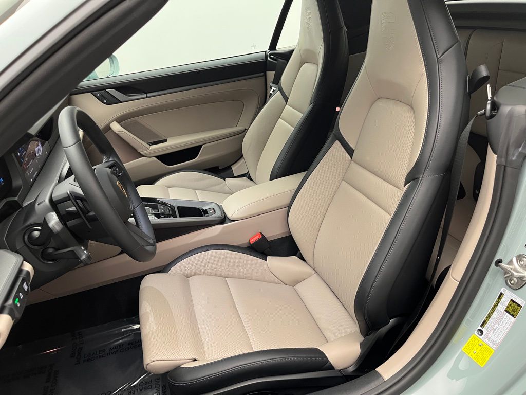 Thumbnail: 2025 Porsche 911 - 5