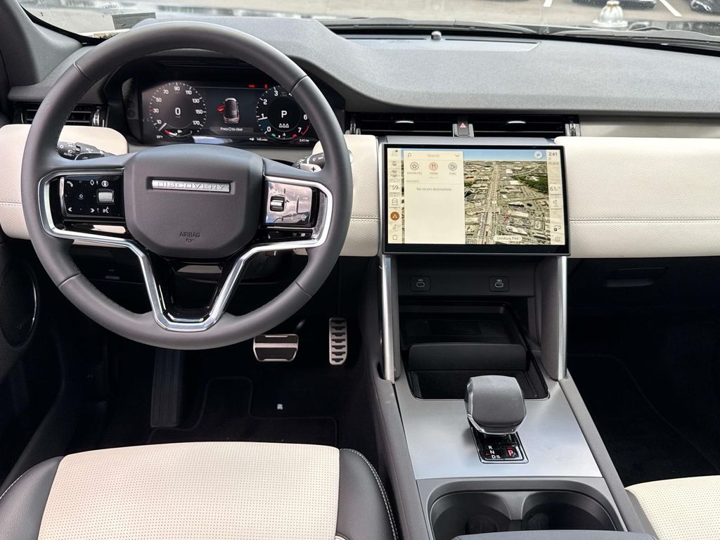 Thumbnail: 2025 Land Rover Discovery Sport - 30