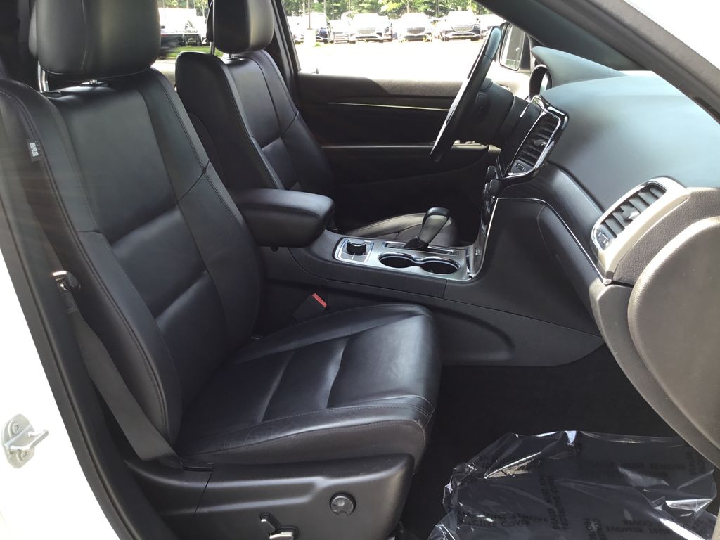 Thumbnail: 2020 Jeep Grand Cherokee - 13