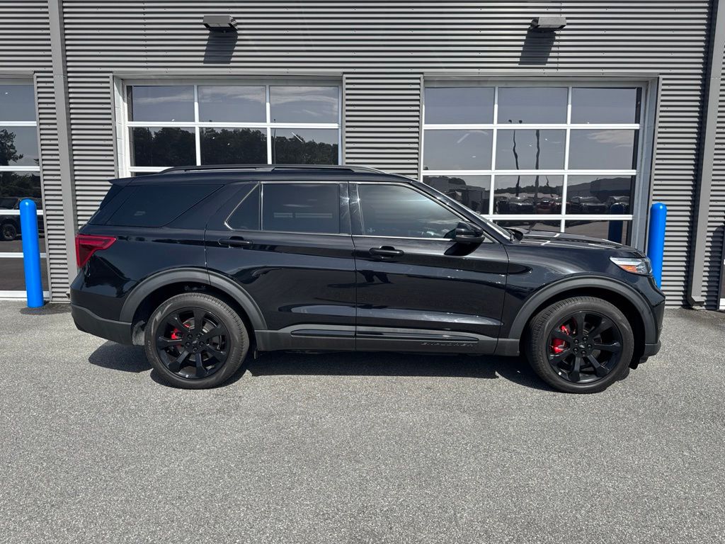 2023 Black Metallic Ford Explorer ST 4X4 SUV