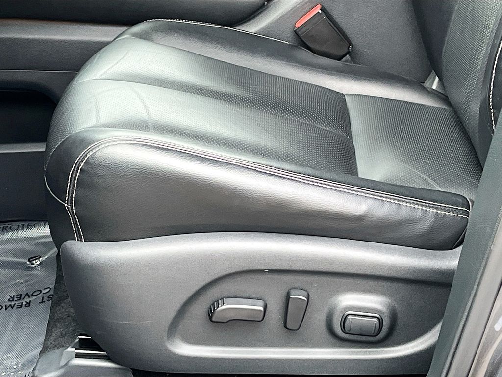 Used 2023 Gray Nissan SL image 19