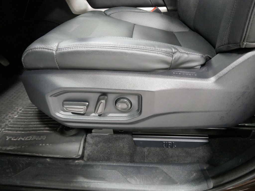 2025 Toyota Tundra Limited - Photo 15