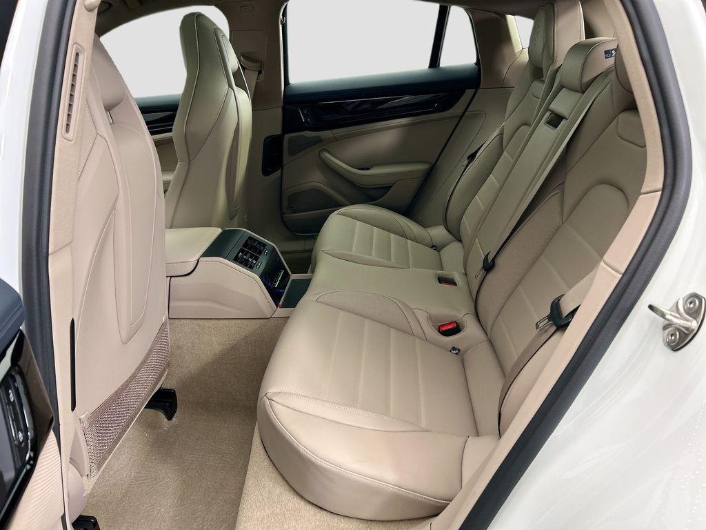 Thumbnail: 2026 Porsche Panamera - 19