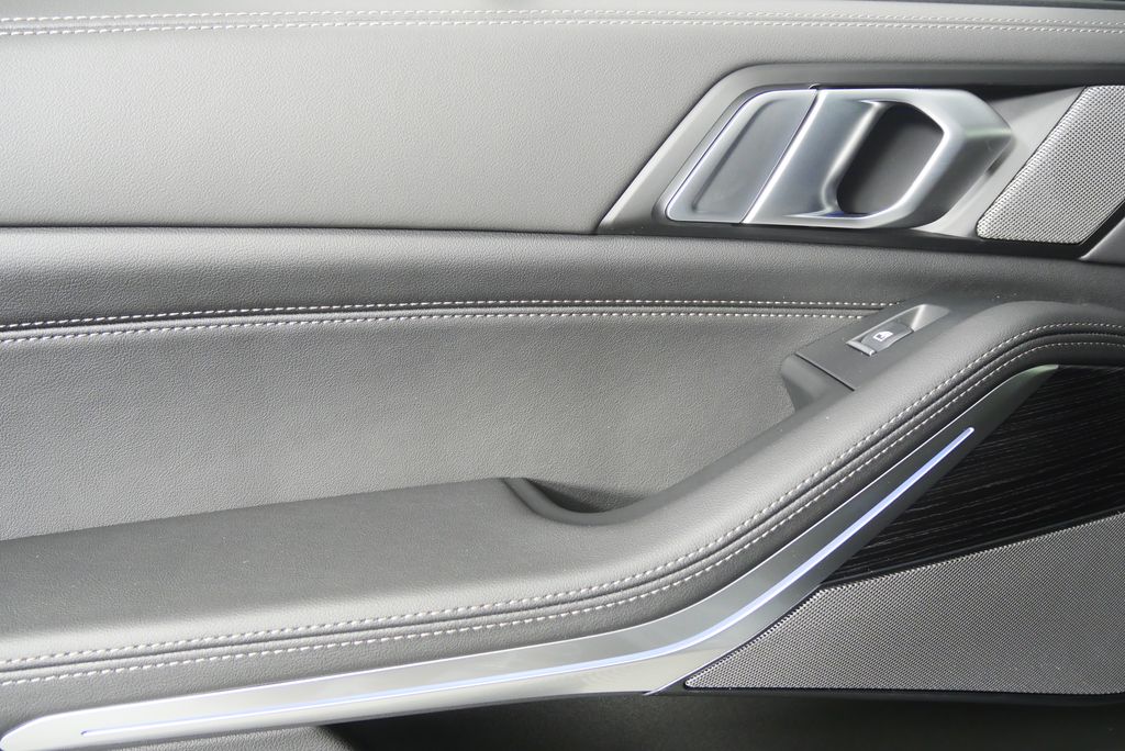 Thumbnail: 2026 BMW X5 - 13