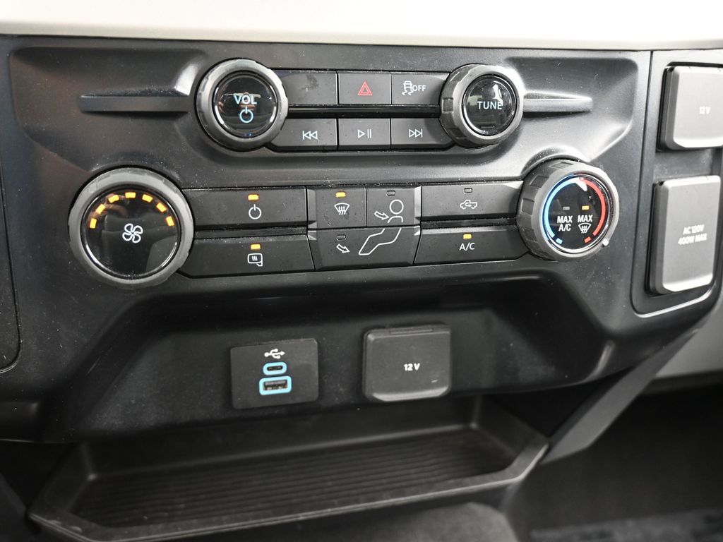 Used 2025 Oxford White Ford XLT image 24