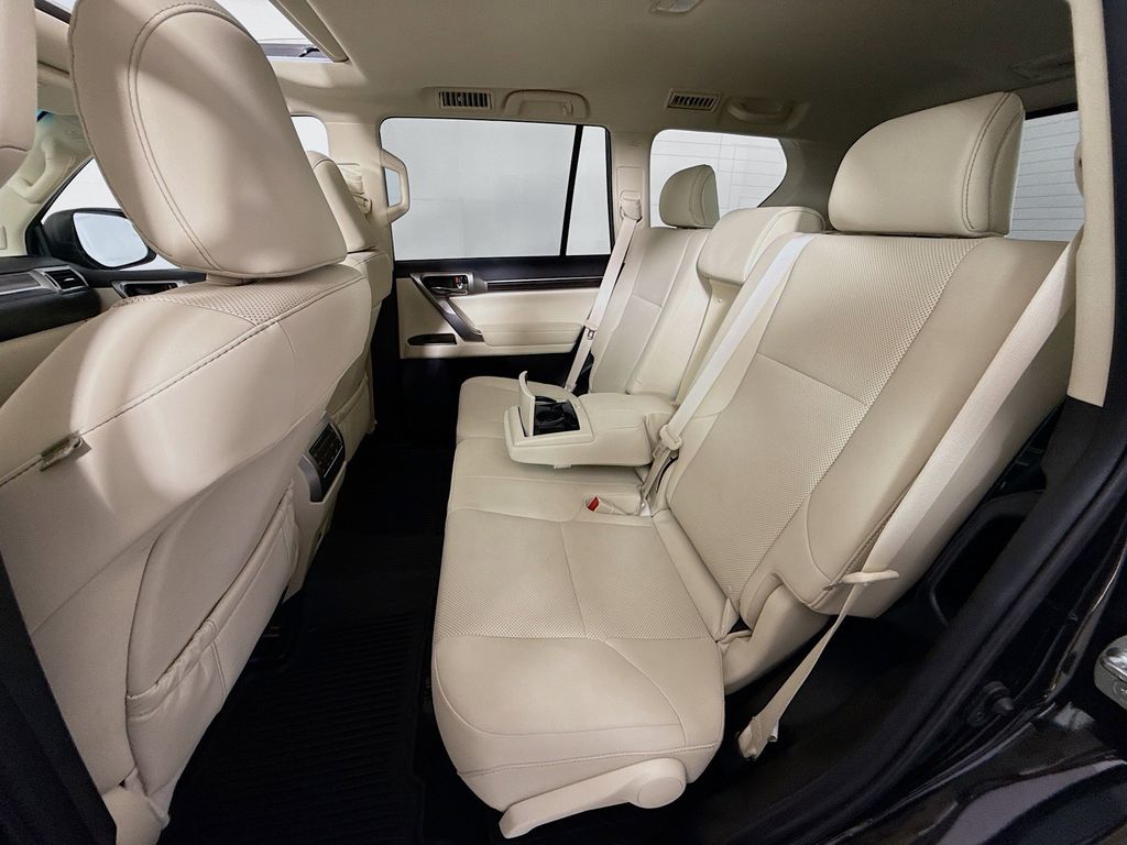 Thumbnail: 2023 Lexus GX - 25