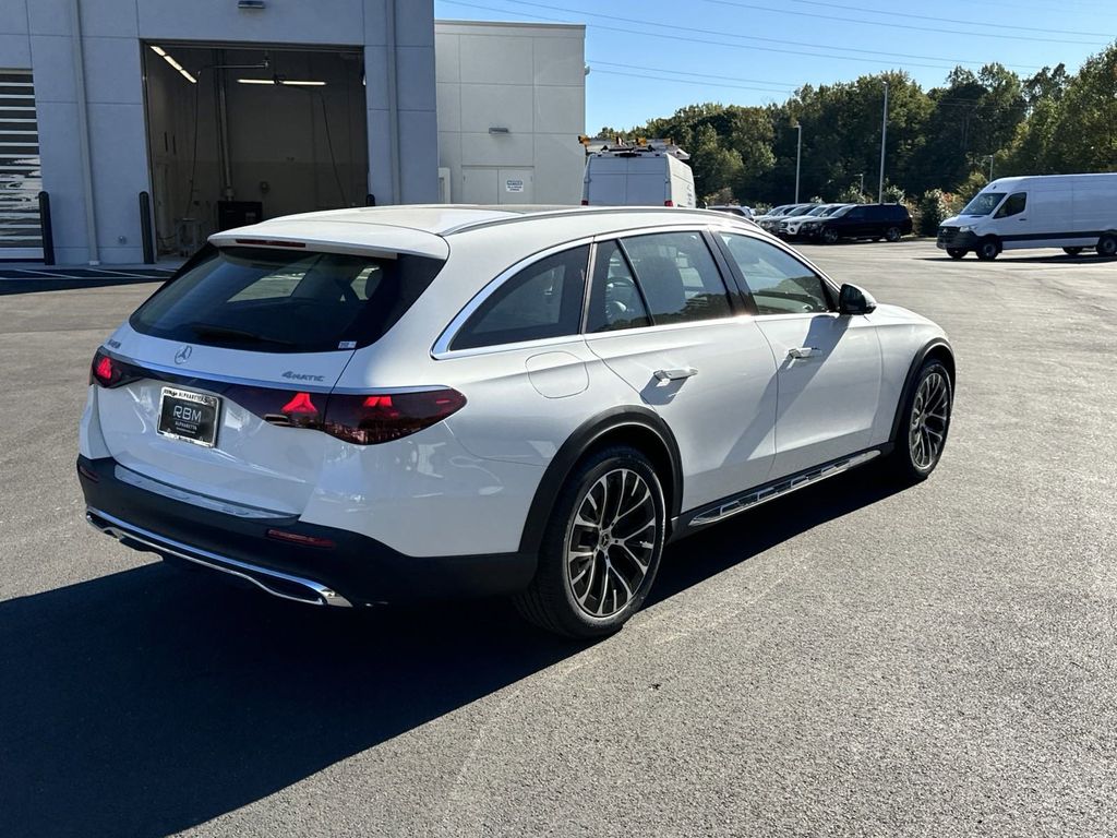 2025 Mercedes-Benz E-Class E 450 8