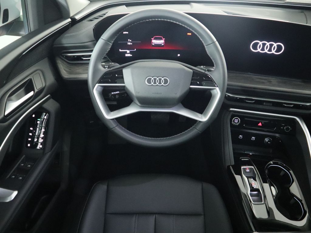 Thumbnail: 2025 Audi Q5 - 11