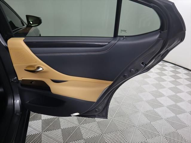 Thumbnail: 2025 Lexus ES - 28