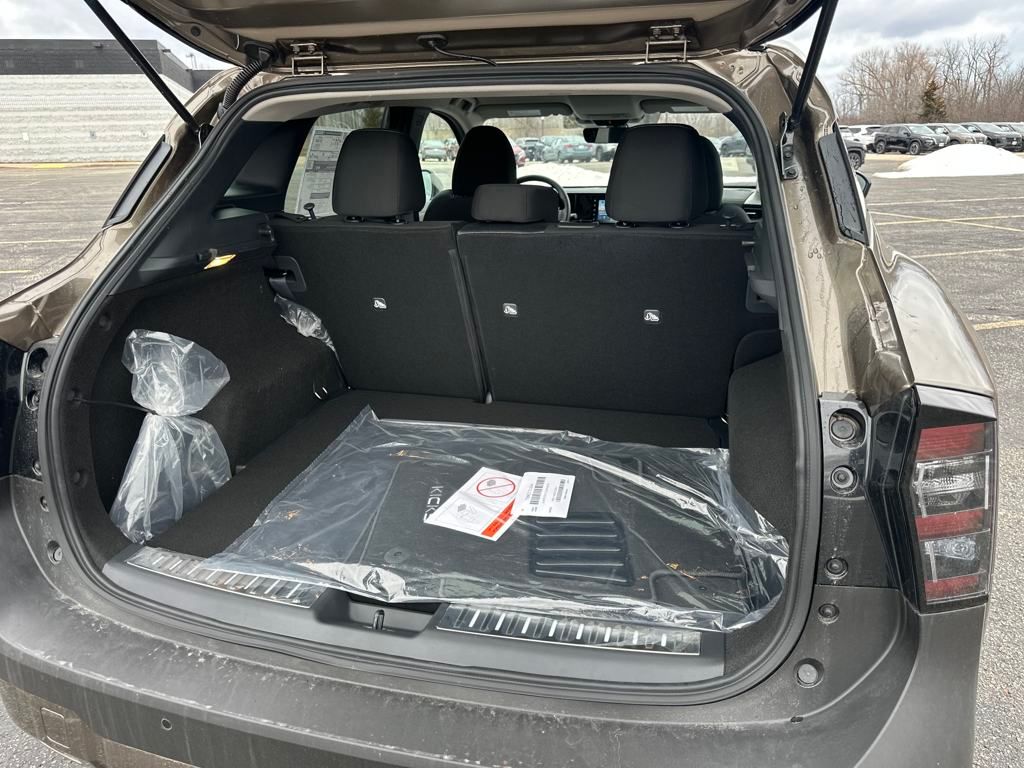 2025 Nissan Kicks SV photo