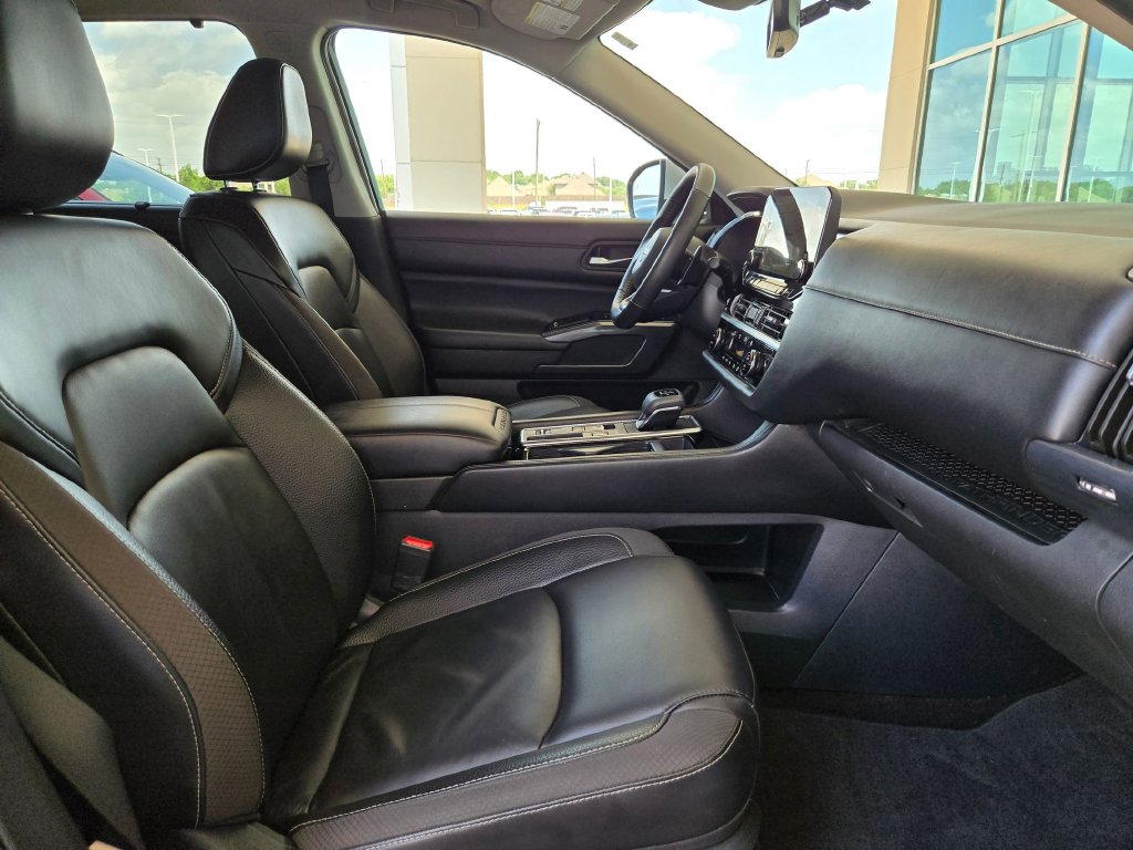 Used 2025 Nissan Pathfinder SUV