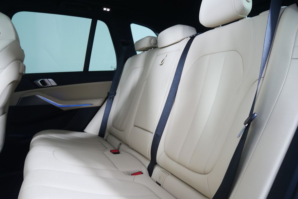 Thumbnail: 2022 BMW X5 - 16