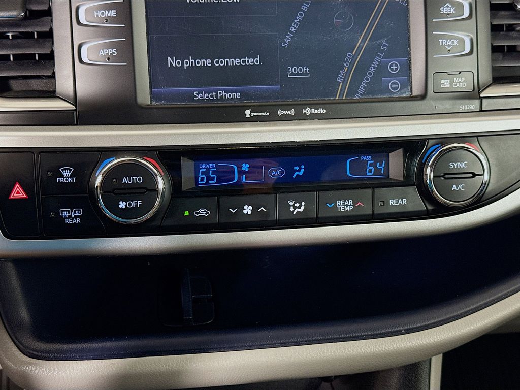 Thumbnail: 2019 Toyota Highlander - 16