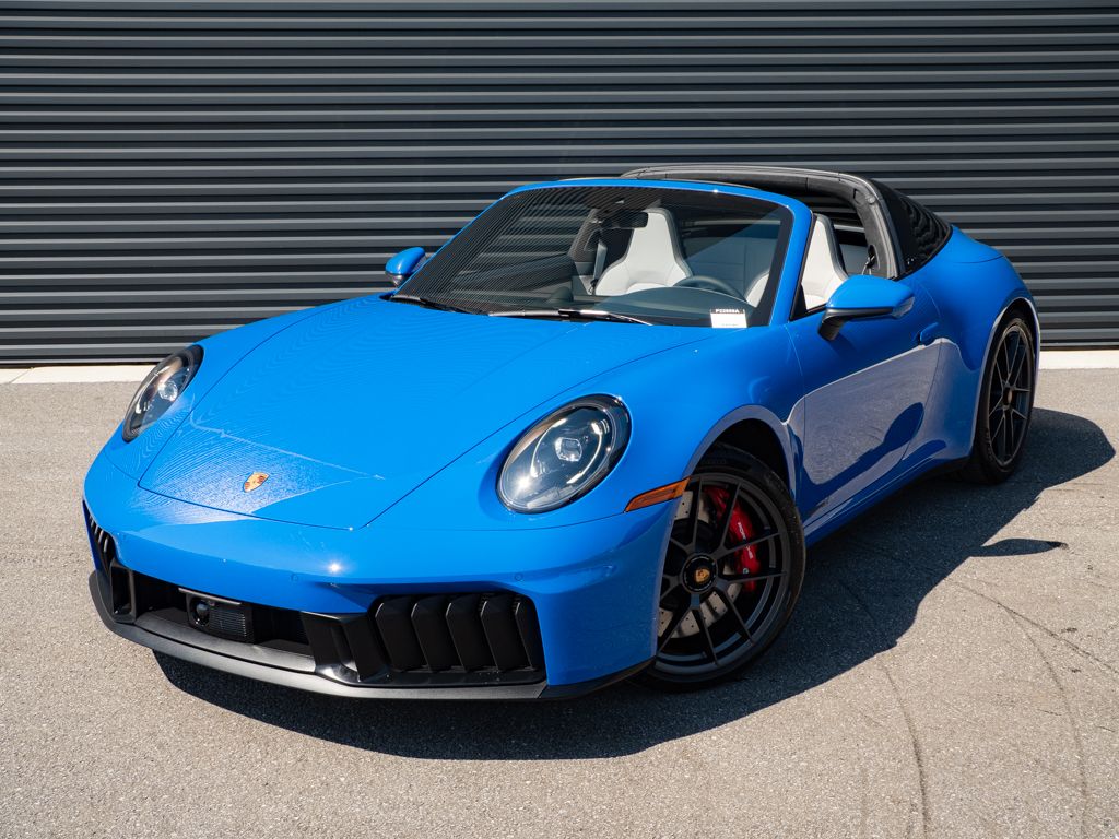 2026 Porsche 911 Targa 4 GTS Cabriolet AWD