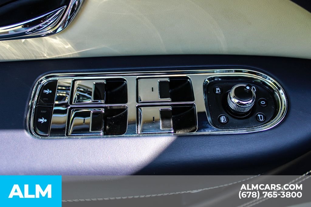 Used 2024 Blue Bentley S image 37