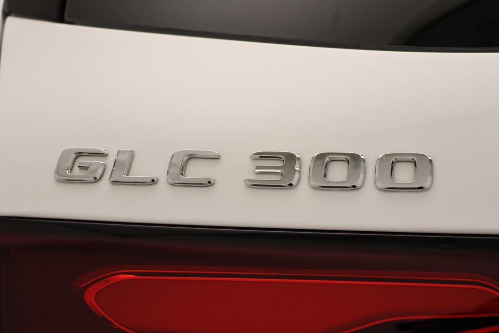 Thumbnail: 2026 Mercedes-Benz GLC - 9