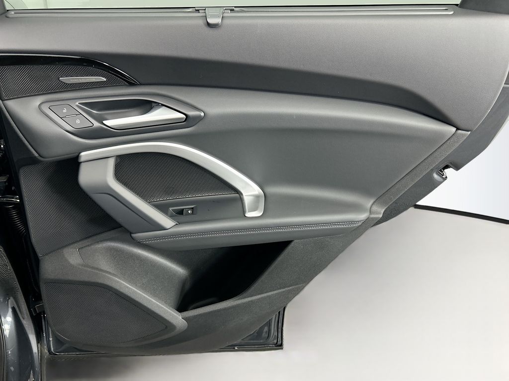 Thumbnail: 2025 Audi Q5 - 26