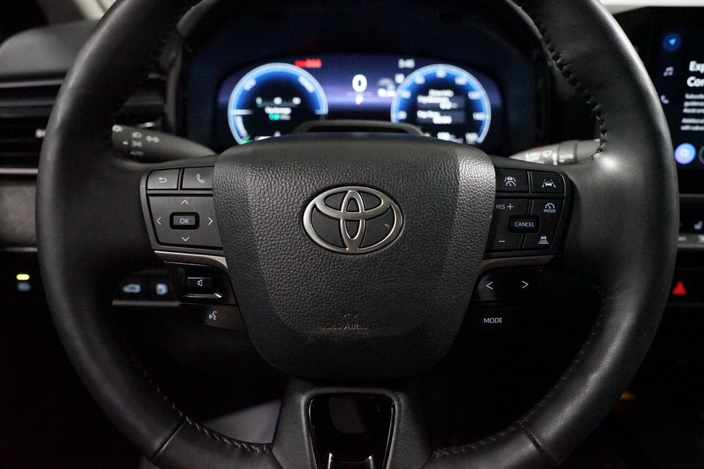 Thumbnail: 2025 Toyota Camry - 12