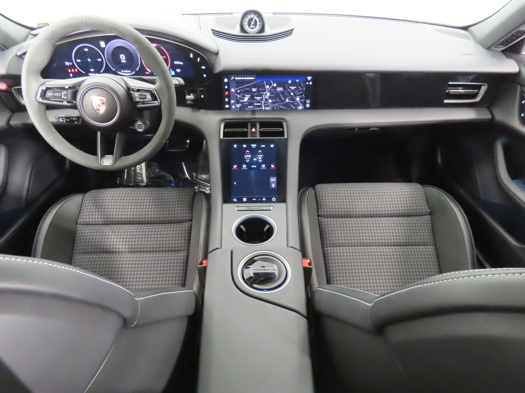 Thumbnail: 2025 Porsche Taycan - 15