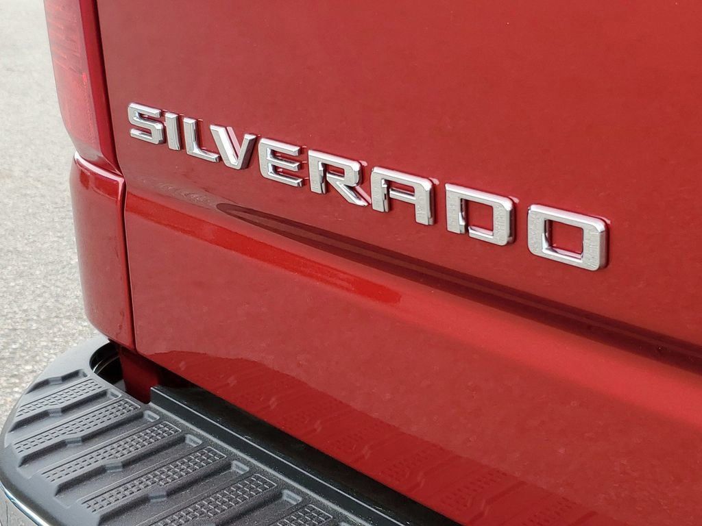 2024 Chevrolet Silverado 1500 LT 10