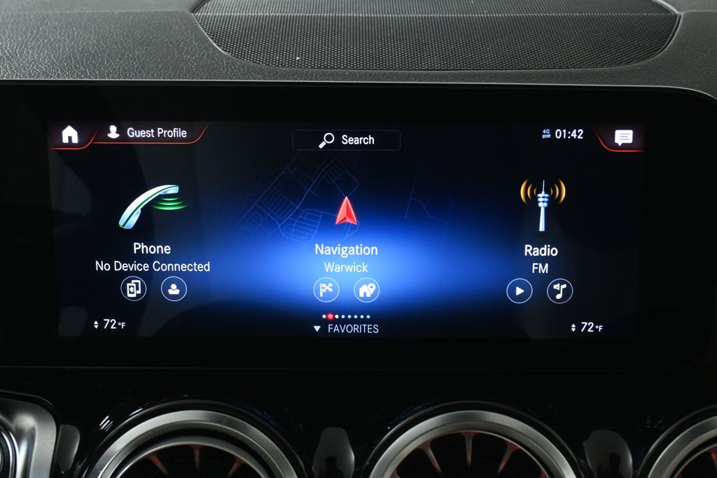 Thumbnail: 2022 Mercedes-Benz GLB - 21