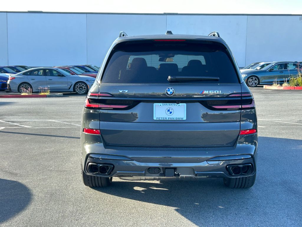 Thumbnail: 2027 BMW X7 - 4