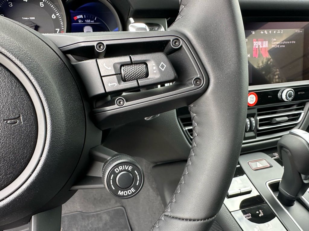 Thumbnail: 2026 Porsche Macan - 17