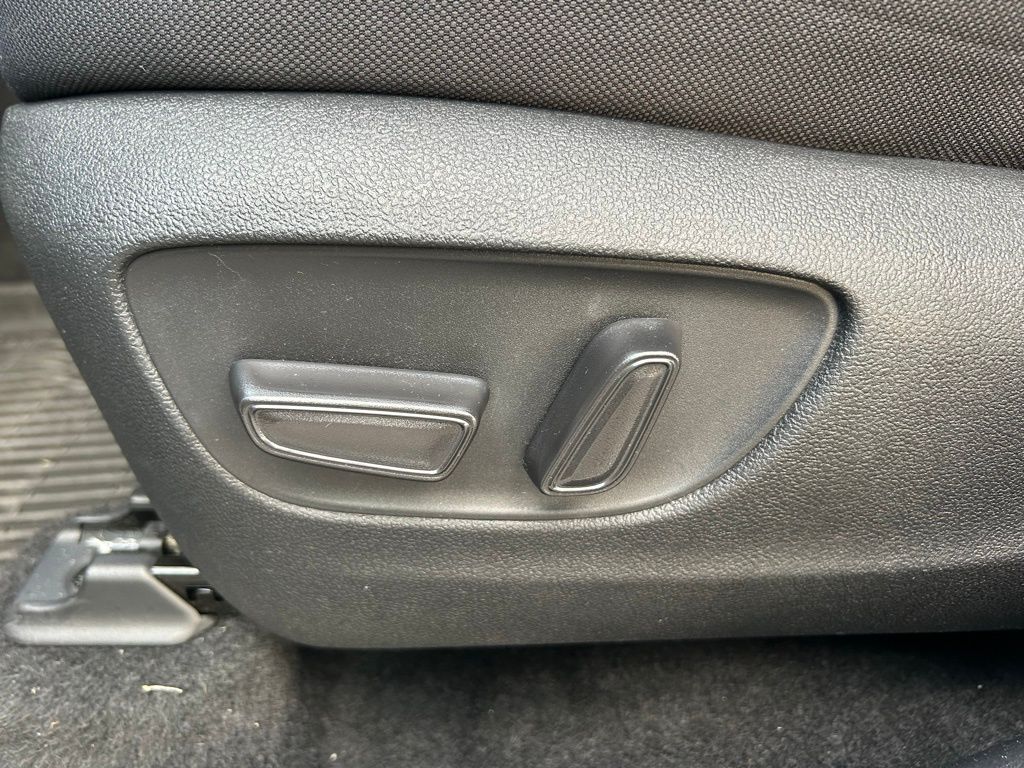 Thumbnail: 2024 Toyota Highlander - 17