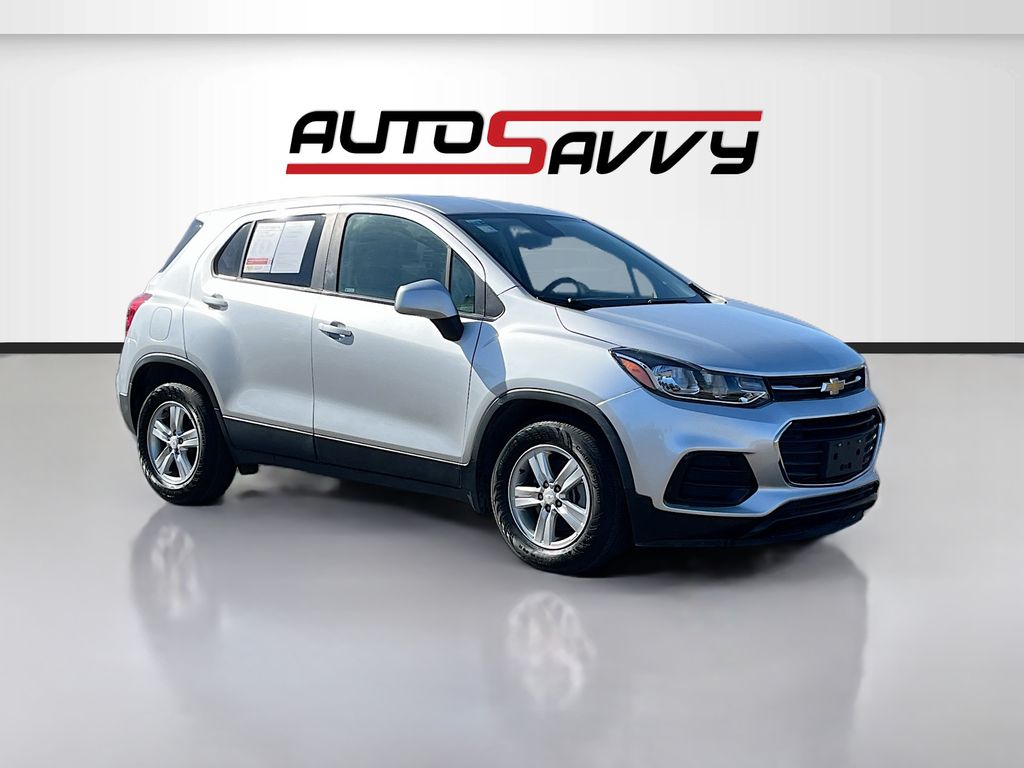 2022 Chevrolet Trax LS's photo