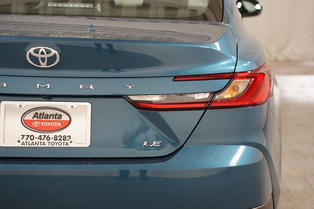 Thumbnail: 2025 Toyota Camry - 10