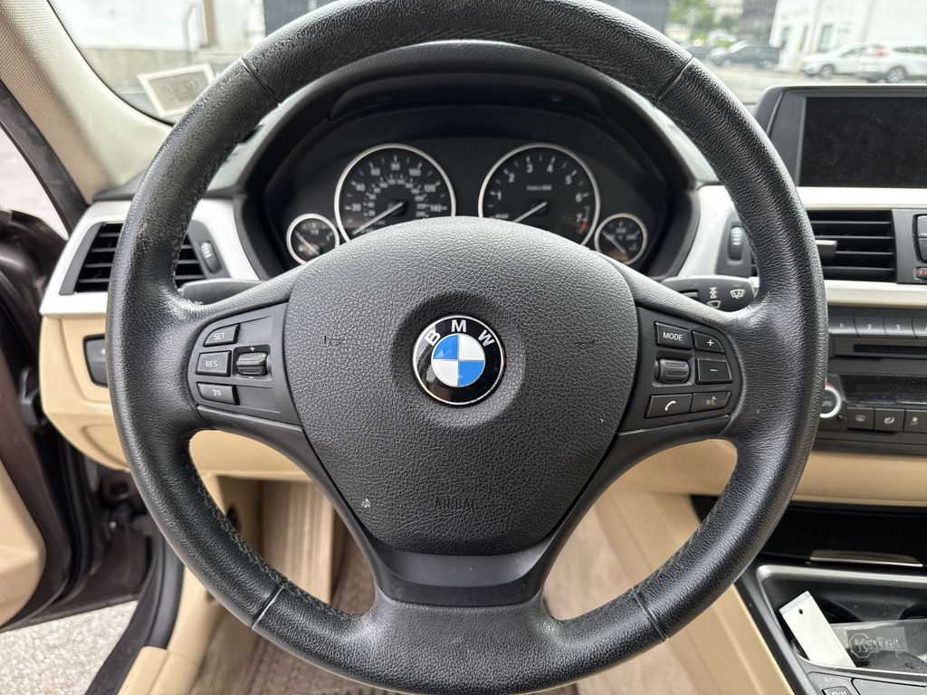 Thumbnail: 2015 BMW 3 Series - 11