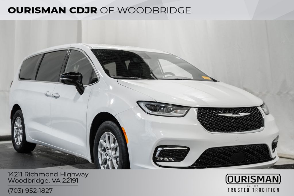 2025 Chrysler Pacifica Select FWD