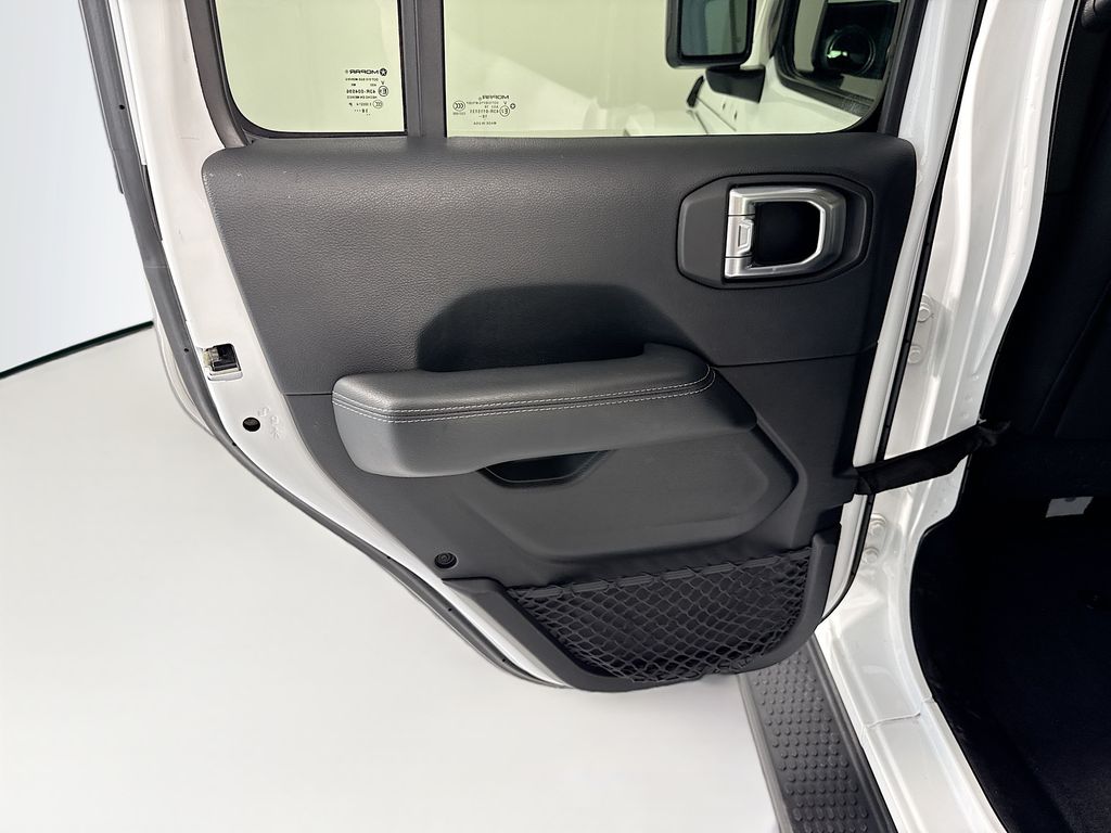 Thumbnail: 2019 Jeep Wrangler - 26