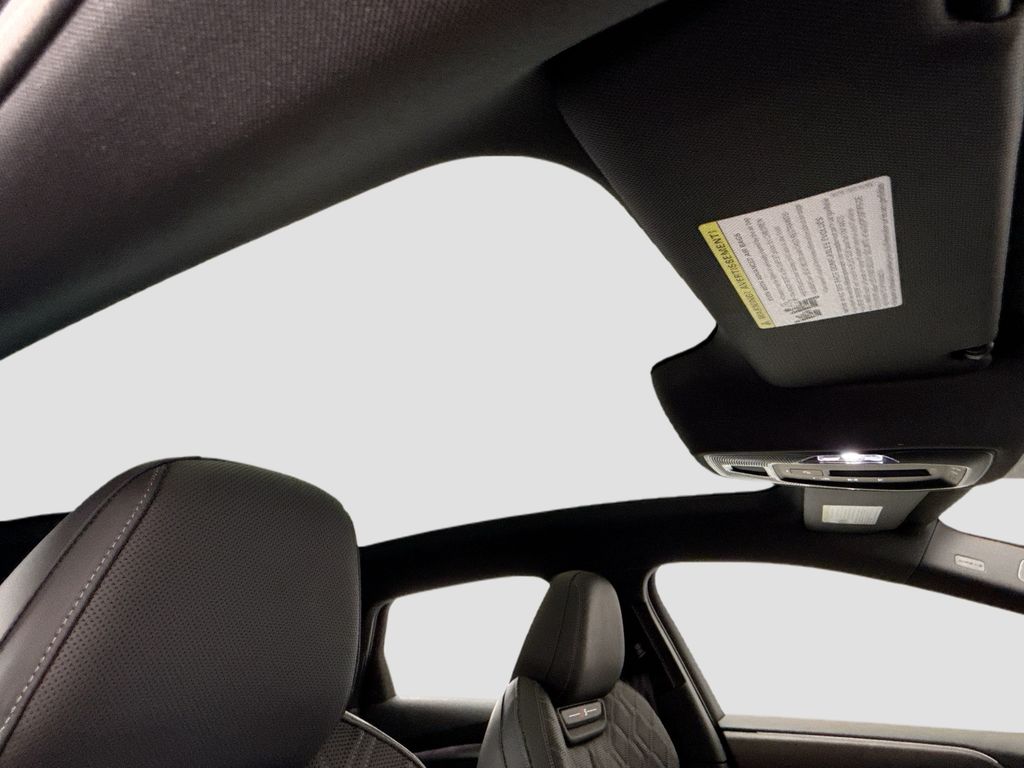 Thumbnail: 2025 Audi e-tron S - 15