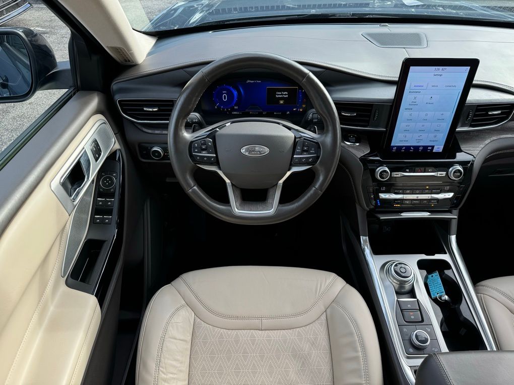 2021 Ford Explorer Platinum 16