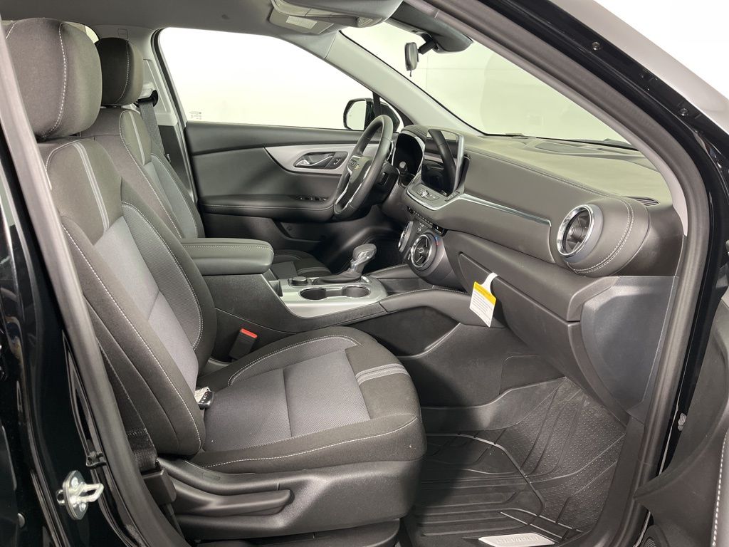 Thumbnail: 2026 Chevrolet Blazer - 8