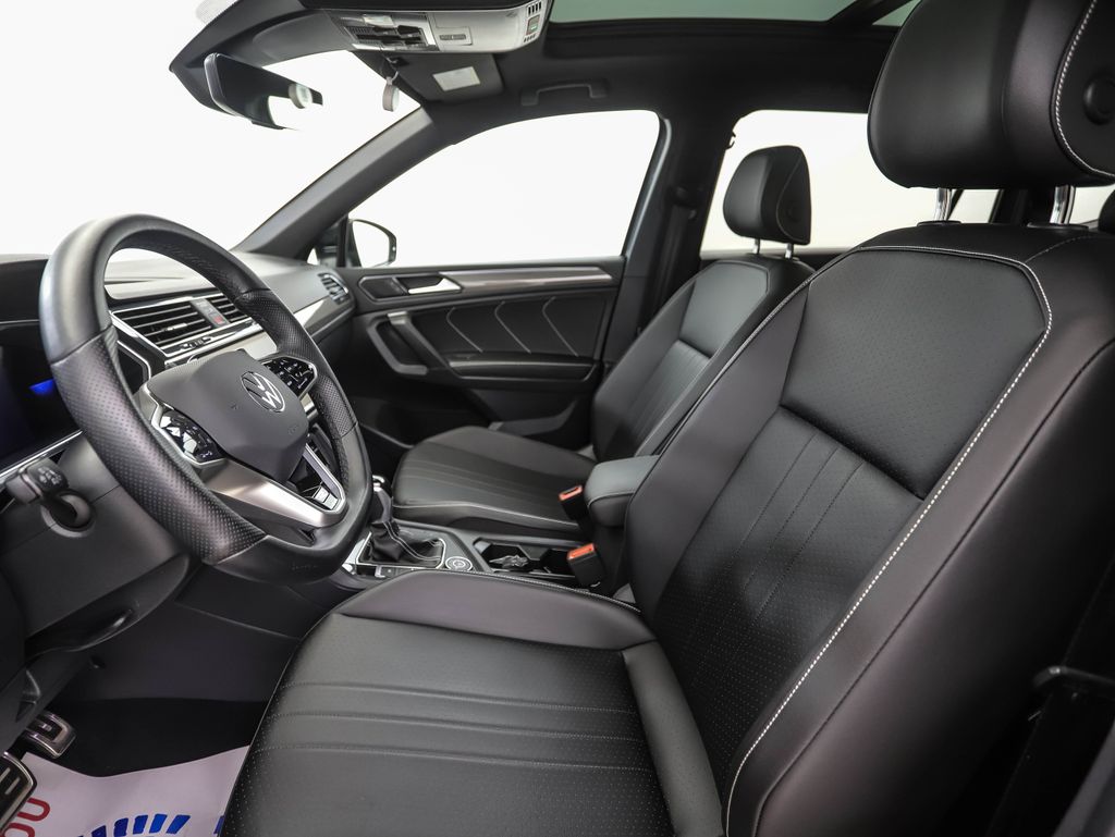 Thumbnail: 2022 Volkswagen Tiguan - 11
