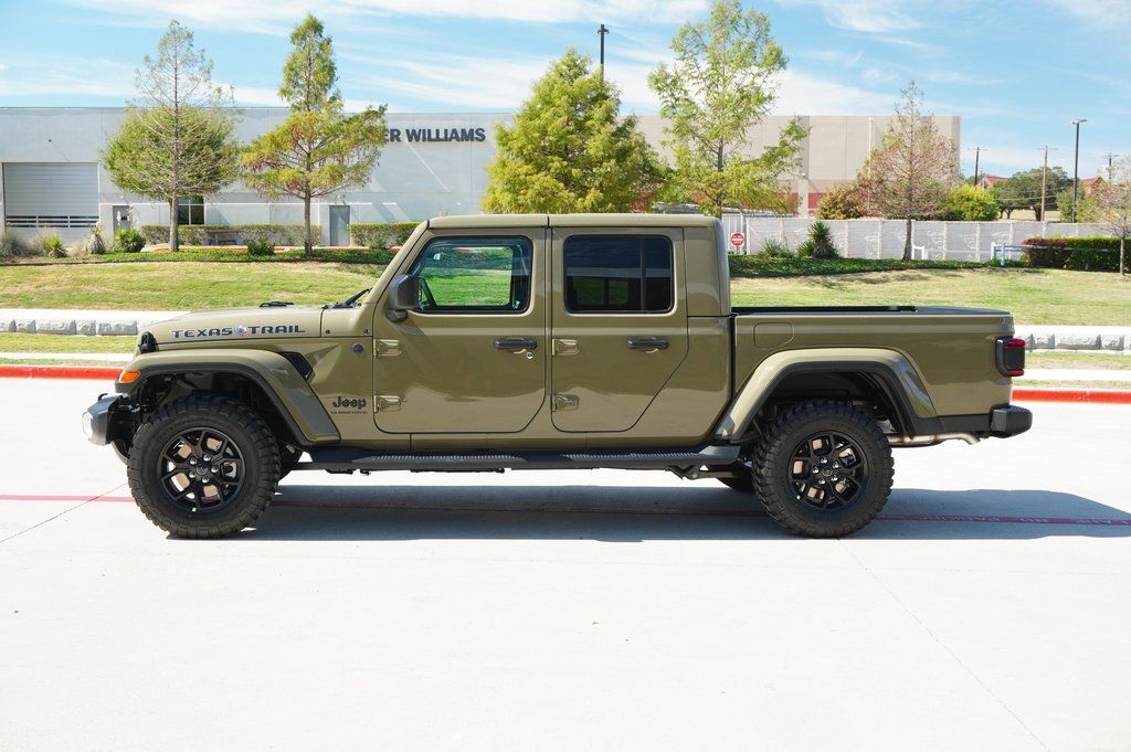 New Car 2025 Jeep Gladiator  Sport For Sale Under $50,000 In Weatherford, Texas