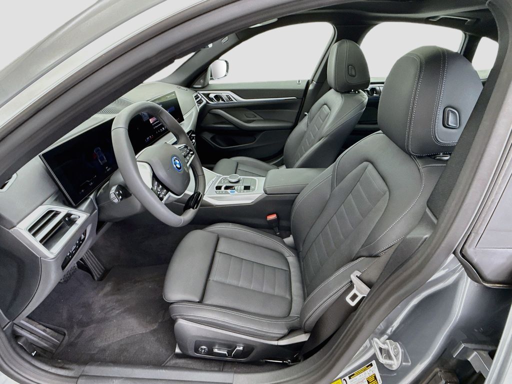 Thumbnail: 2026 BMW i4 - 18