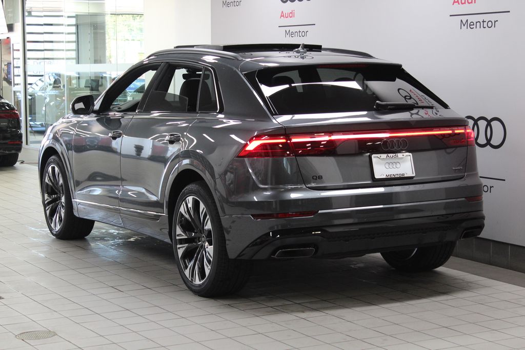 2025 Audi Q8  4