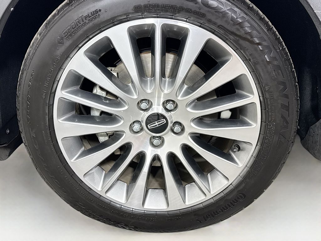 Thumbnail: 2017 Lincoln MKC - 31